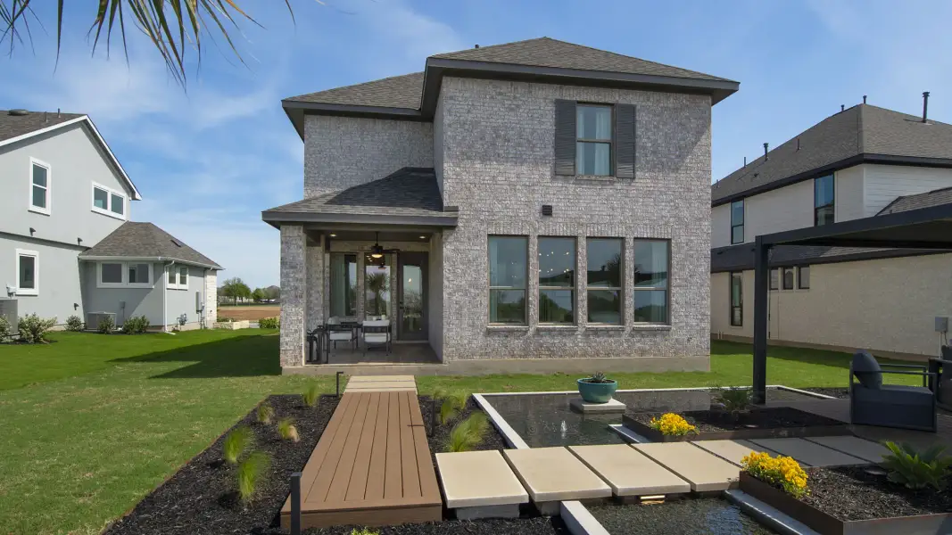Exterior details and patio area of a home in Candela, Richmond (Image 3).