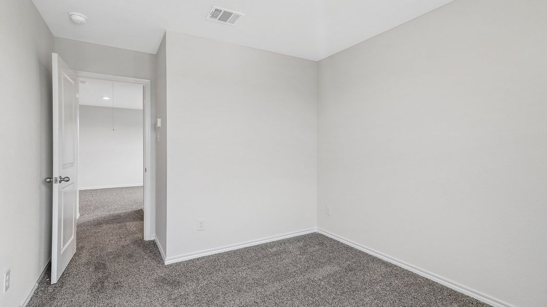 Spacious, unfurnished interior of a new home in Saddlebrook, Waxahachie (Image 18).