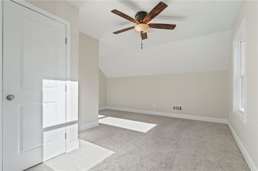 Spacious, unfurnished interior of a new home in , Gainesville (Image 58).
