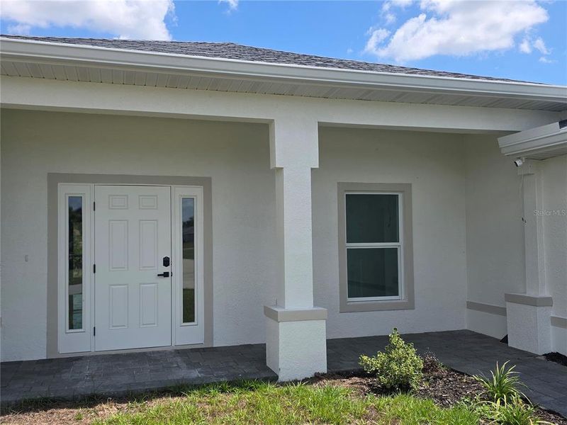Exterior details and patio area of a home in , Cape Coral (Image 27).