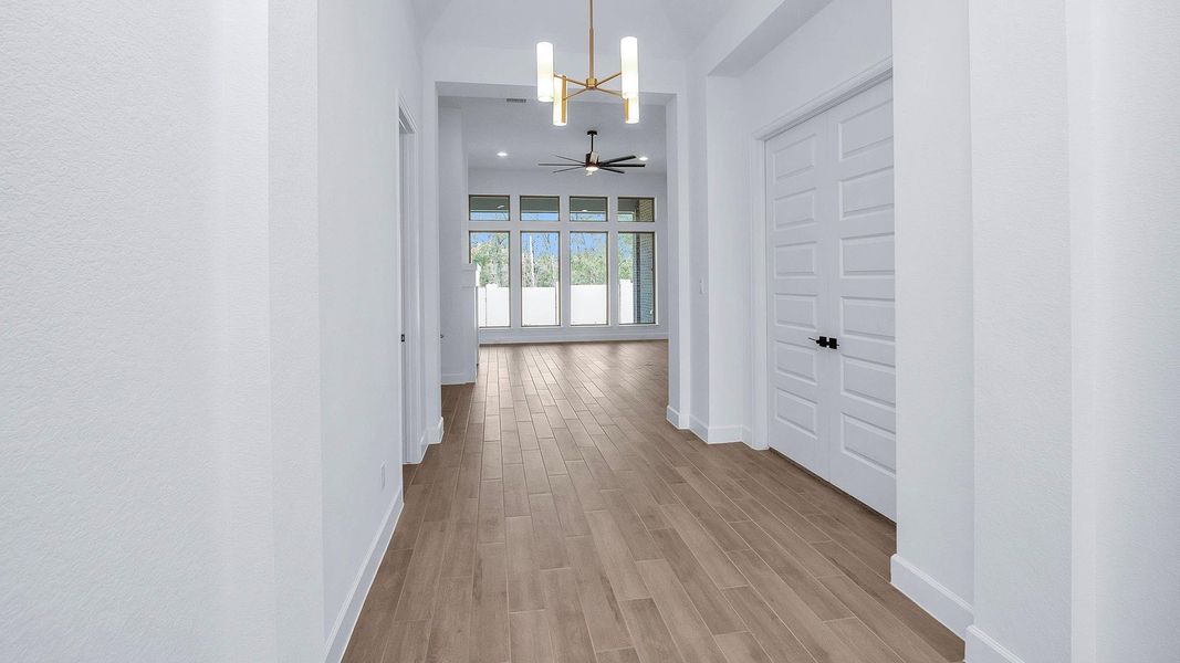 Spacious, unfurnished interior of a new home in Briarley 60', Montgomery (Image 12).