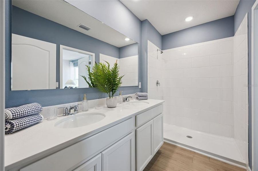 Furnished interior view inside a new home in , Kissimmee (Image 10).