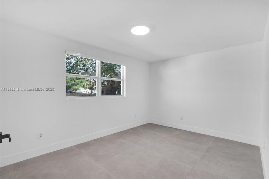 Spacious, unfurnished interior of a new home in , West Palm Beach (Image 15).