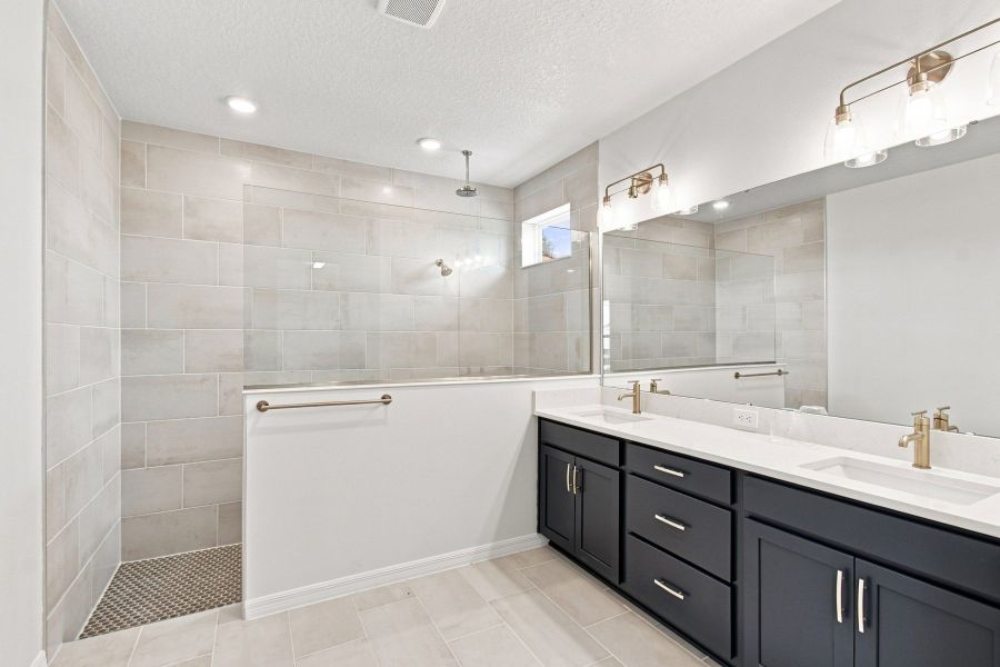 Owner's Bath Owner's Bath