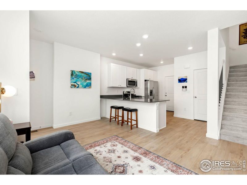 Tall ceilings and beautiful kitchen