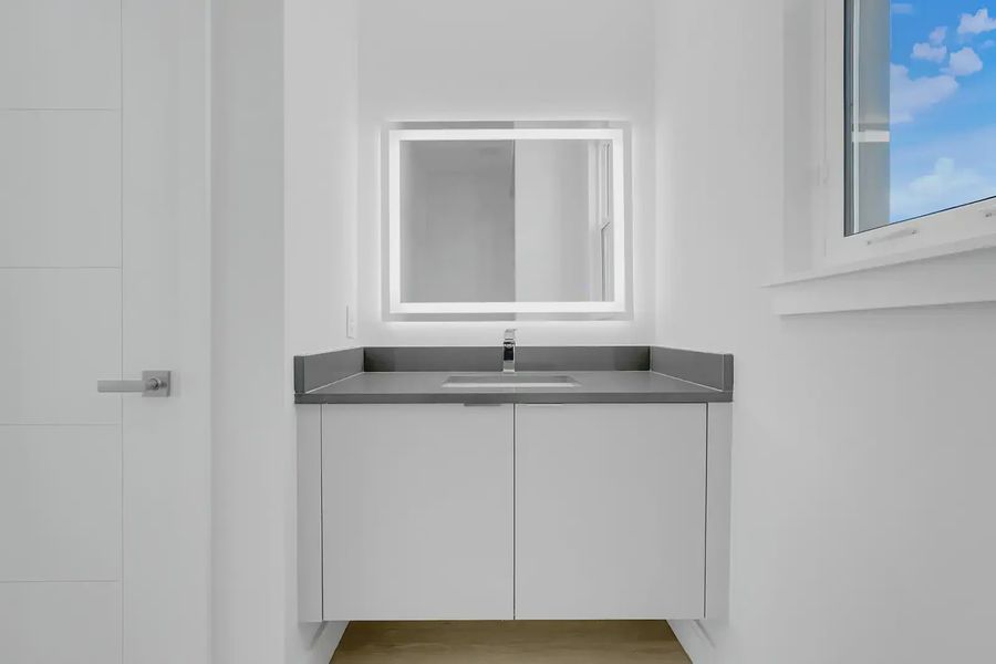 3036 Kensington Ave:Interior