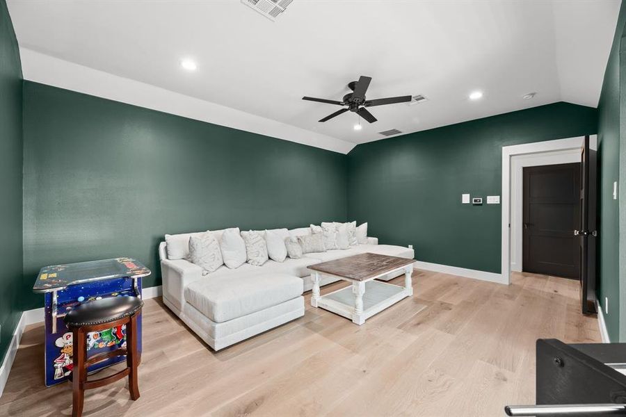 Furnished interior view inside a new home in , Corsicana (Image 28).