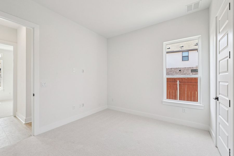 20 web or mls Robin Trail S1302 020