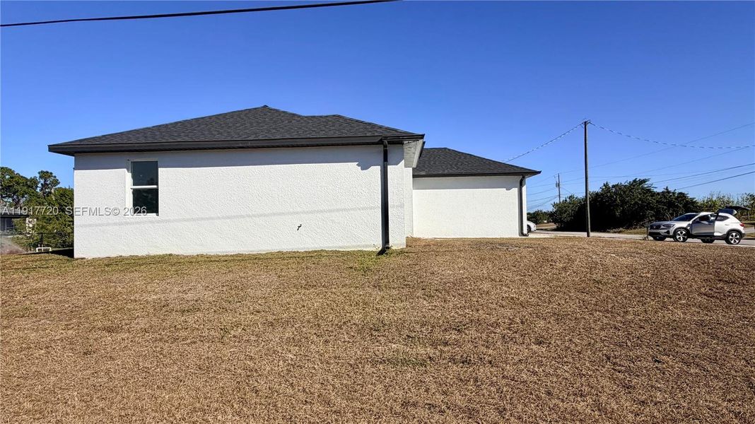 Exterior details and patio area of a home in , Lehigh Acres (Image 18).