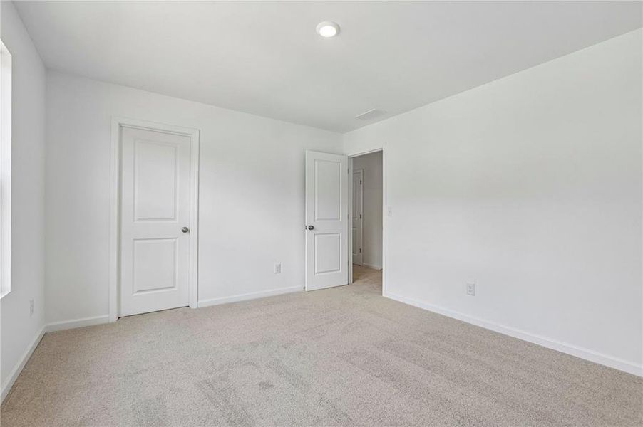 Spacious, unfurnished interior of a new home in Falls Creek, Flowery Branch (Image 23). Spacious, unfurnished interior of a new home in Falls Creek, Flowery Branch (Image 23).