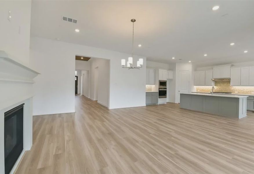 Plan 5019 great room - 8 of 21