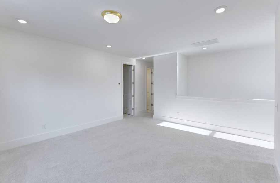Spacious, unfurnished interior of a new home in Homecoming, Ravenel (Image 15).