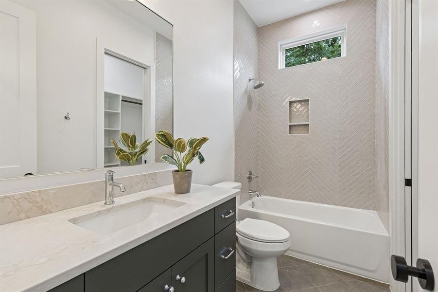 Furnished interior view inside a new home in , Midlothian (Image 17).