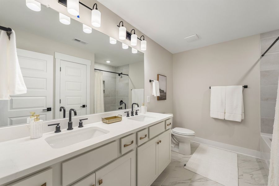 Representative furnished interior of a home built from the Savannah by Hunter Quinn Homes in Autumn Mill, Seneca (Image 43).