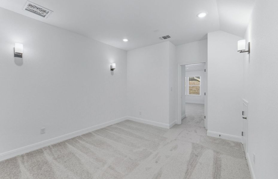 Spacious, unfurnished interior of a new home in Santa Rita Ranch, Liberty Hill (Image 33). Spacious, unfurnished interior of a new home in Santa Rita Ranch, Liberty Hill (Image 33).