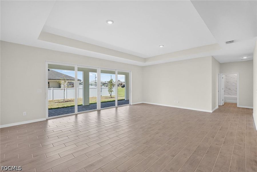 Spacious, unfurnished interior of a new home in Cape Coral, Cape Coral (Image 15).