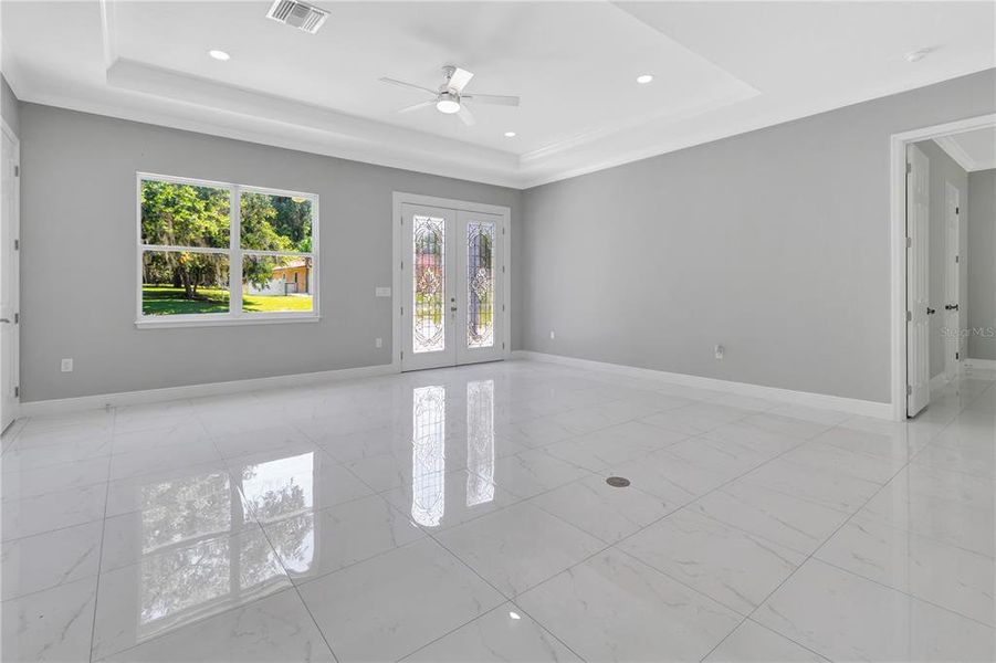Spacious, unfurnished interior of a new home in , Leesburg (Image 37).