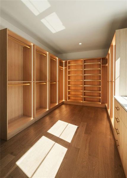 Spacious, unfurnished interior of a new home in , Brookhaven (Image 44).