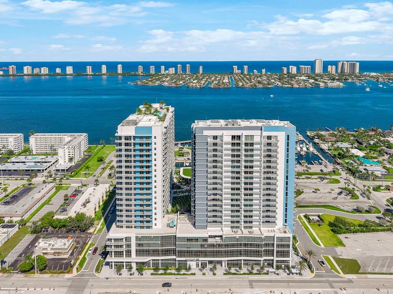 Condo located in West Palm Beach, FL showcasing its design and architecture (Image 26). Condo located in West Palm Beach, FL showcasing its design and architecture (Image 26).