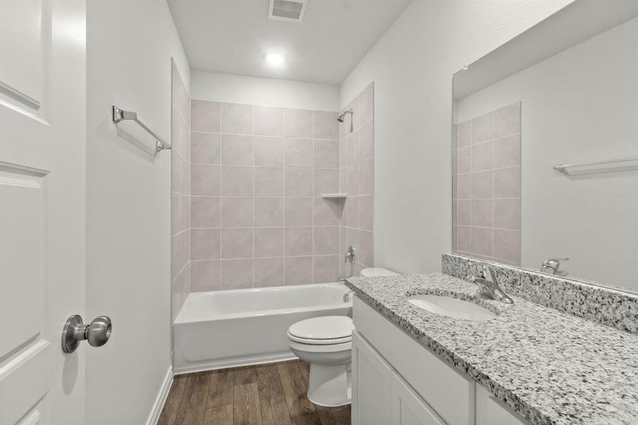 Furnished interior view inside a new home in Deer Creek, Crowley (Image 8).