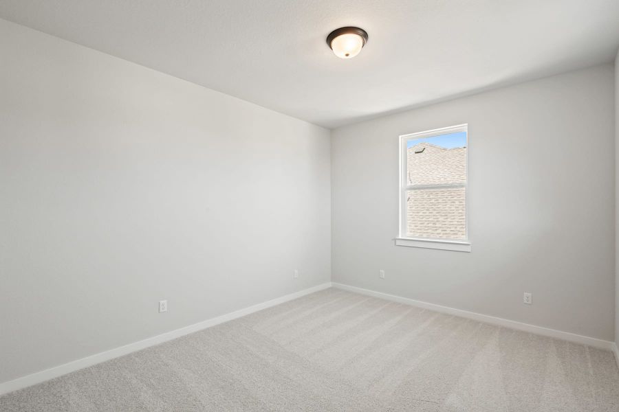Spacious, unfurnished interior of a new home in Lariat, Liberty Hill (Image 47).