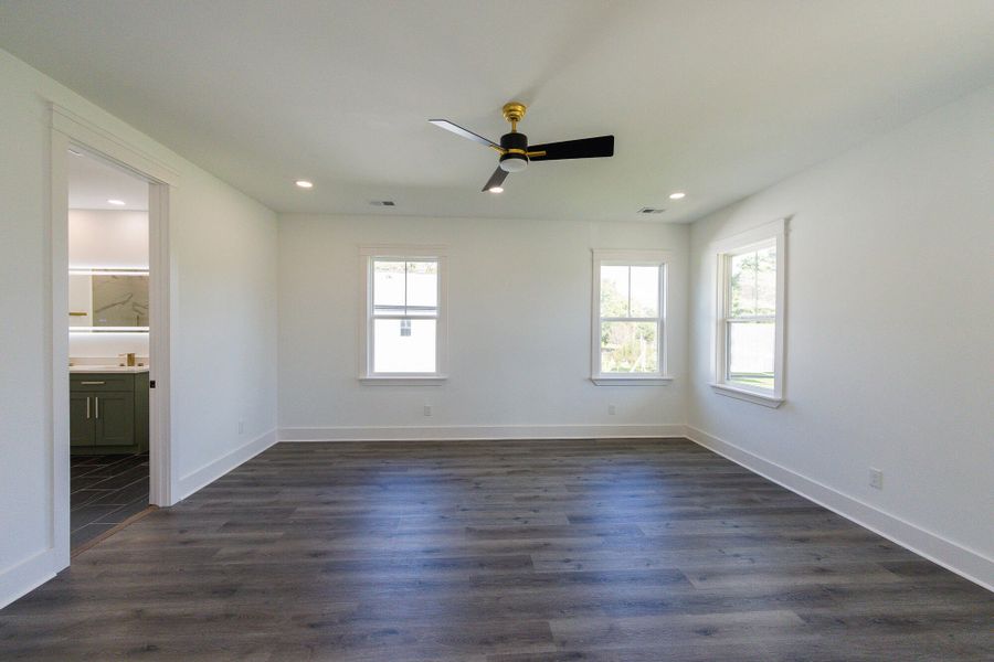 Spacious, unfurnished interior of a new home in , North Charleston (Image 81).