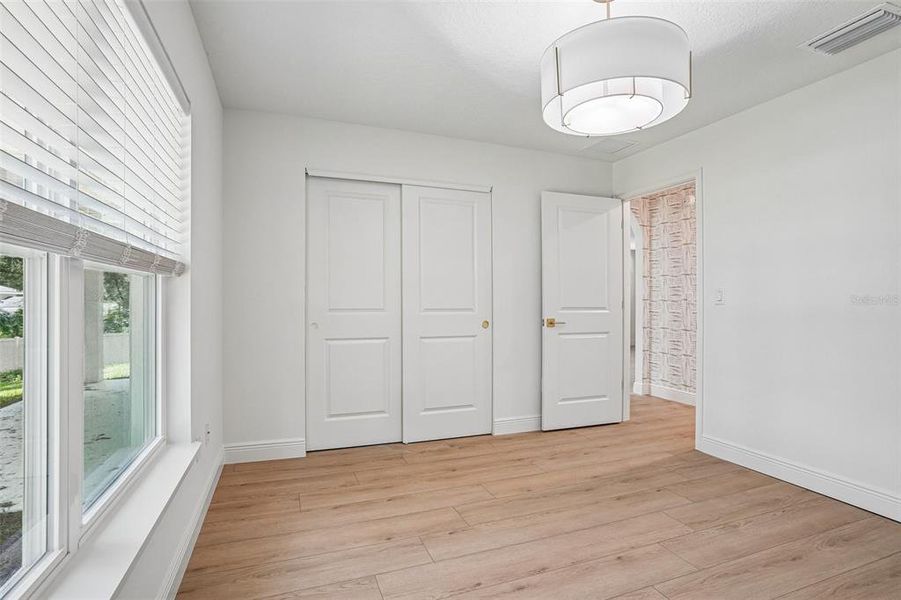Spacious, unfurnished interior of a new home in , Citrus Springs (Image 41).
