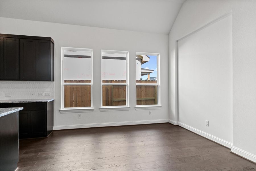 Spacious, unfurnished interior of a new home in Brookewater, Rosenberg (Image 30).