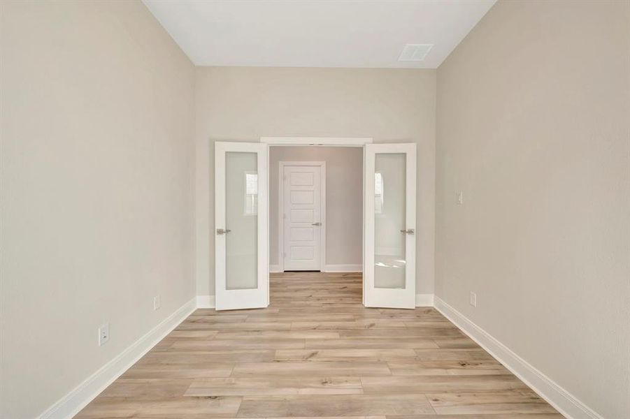 Spacious, unfurnished interior of a new home in Treeline, Justin (Image 26).