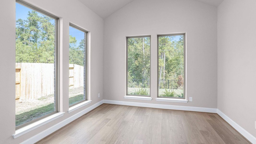 Spacious, unfurnished interior of a new home in Evergreen 70', Conroe (Image 13).