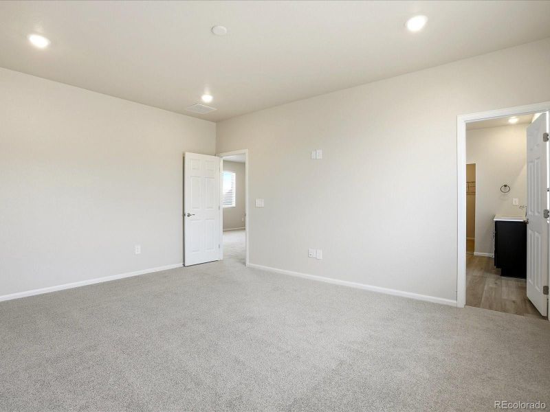 Spacious, unfurnished interior of a new home in , Windsor (Image 16).
