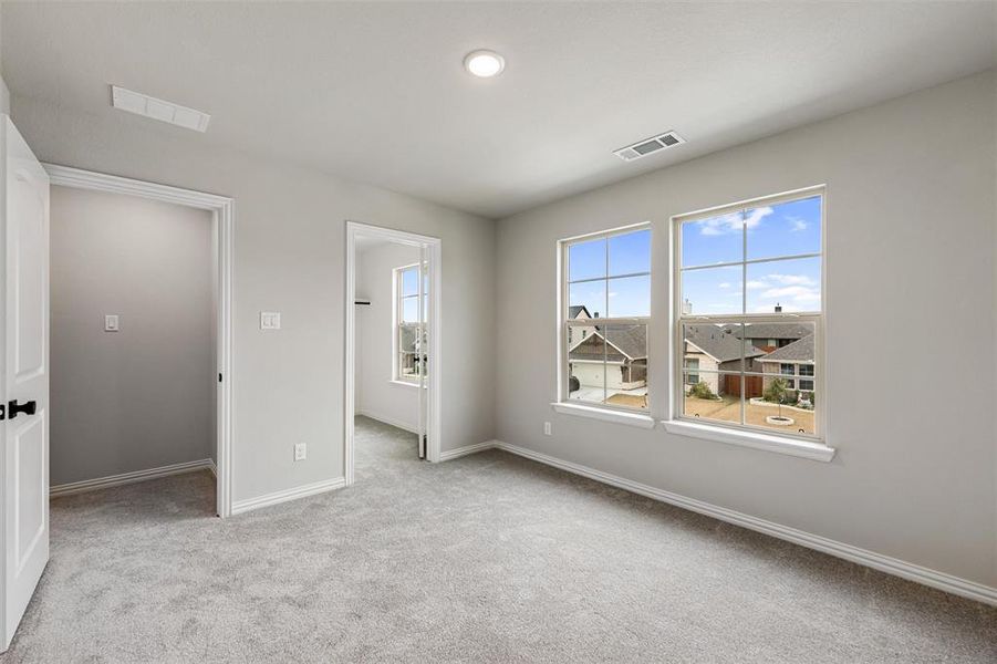 Spacious, unfurnished interior of a new home in Northstar, Haslet (Image 35).