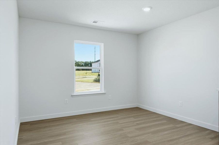 Spacious, unfurnished interior of a new home in Stones Throw, Inman (Image 17).