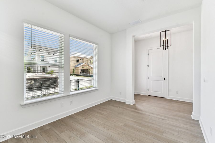 Spacious, unfurnished interior of a new home in , Jacksonville (Image 13).