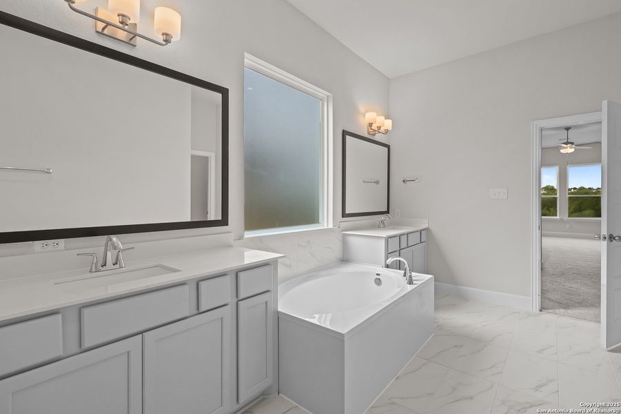 Furnished interior view inside a new home in Homestead, Schertz (Image 17).