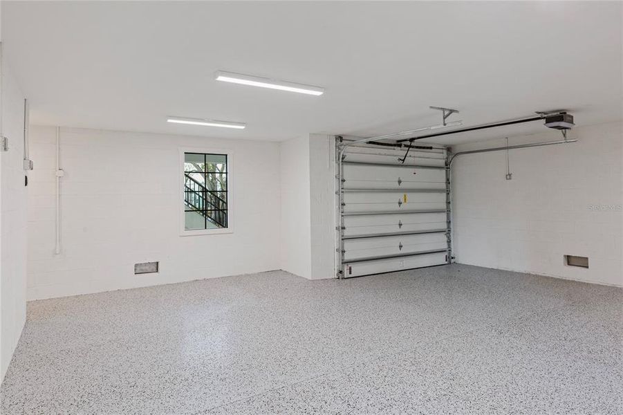 Spacious, unfurnished interior of a new home in , St. Petersburg (Image 58).