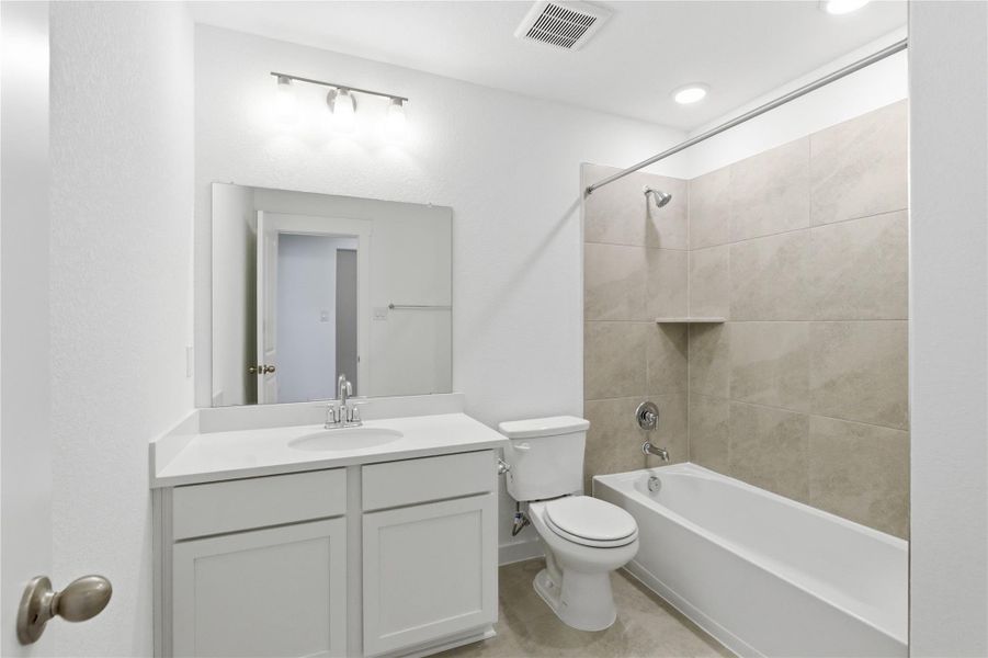 Furnished interior view inside a new home in Hunters Glen, Jarrell (Image 10).