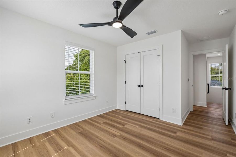 Spacious, unfurnished interior of a new home in , Orlando (Image 17).