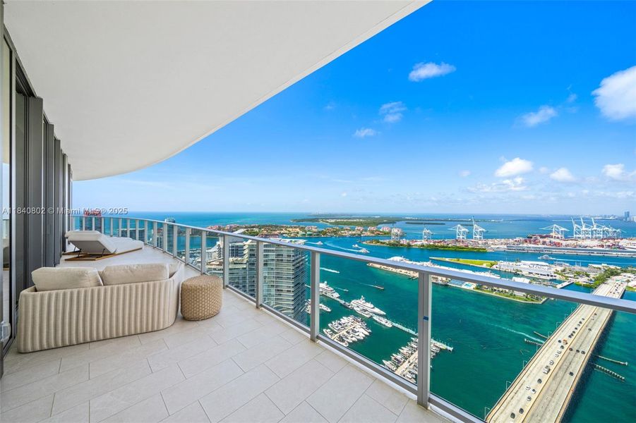 Exterior details and patio area of a home in , Miami Beach (Image 28).