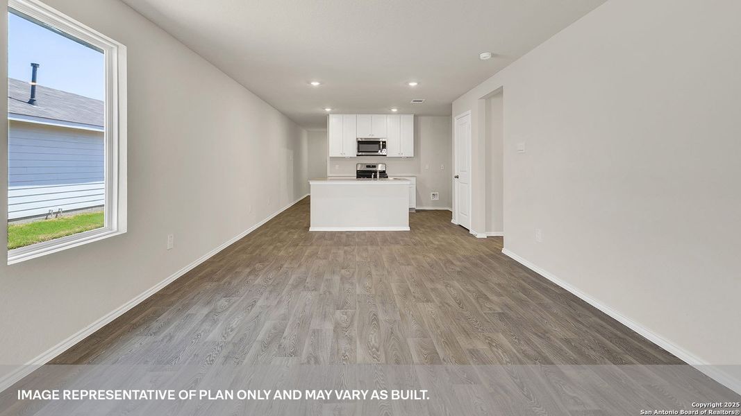 Spacious, unfurnished interior of a new home in Spring Valley, New Braunfels (Image 17).