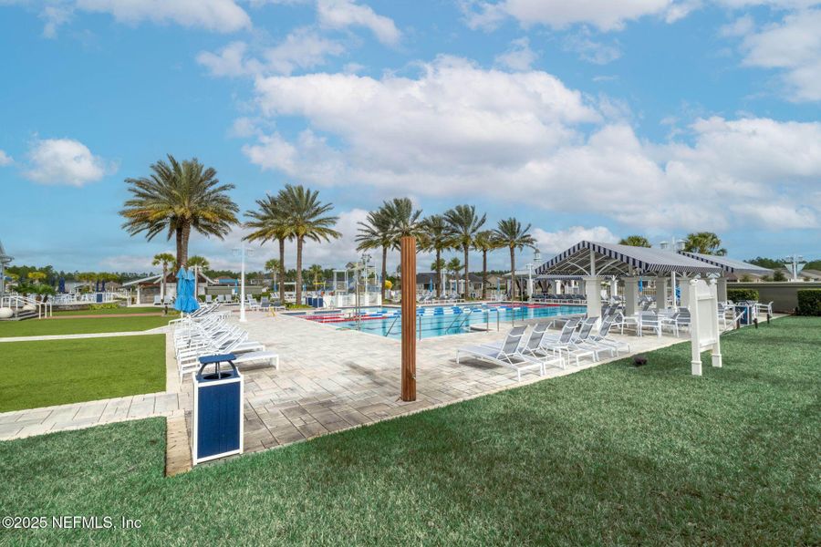 Image 77 of a home in Beacon Lake.