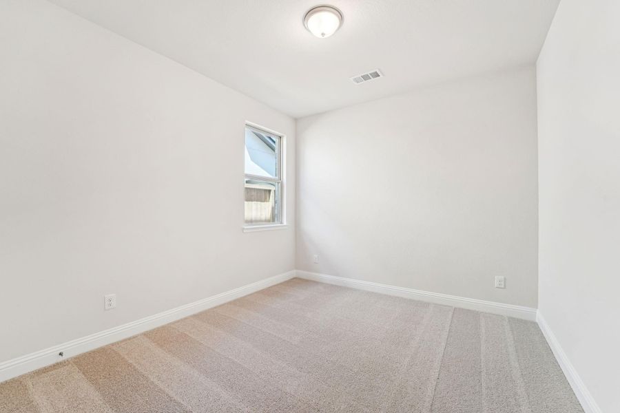 Spacious, unfurnished interior of a new home in Evergreen 40', Conroe (Image 23).