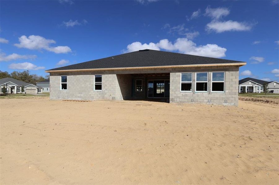 Exterior details and patio area of a home in Wolf Lake Ranch, Apopka (Image 5).