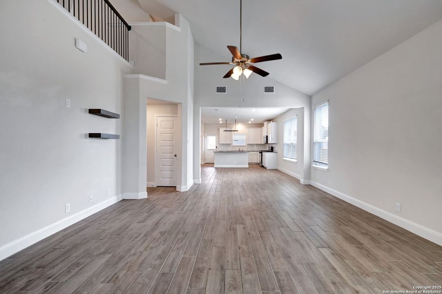 Spacious, unfurnished interior of a new home in Steele Creek, Cibolo (Image 20).