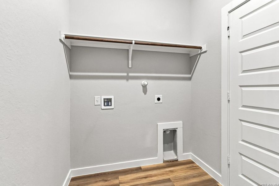 Spacious, unfurnished interior of a new home in Cordova Crossing, Seguin (Image 35). Spacious, unfurnished interior of a new home in Cordova Crossing, Seguin (Image 35).