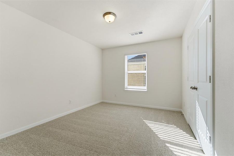 Spacious, unfurnished interior of a new home in La Terra, Celina (Image 20).