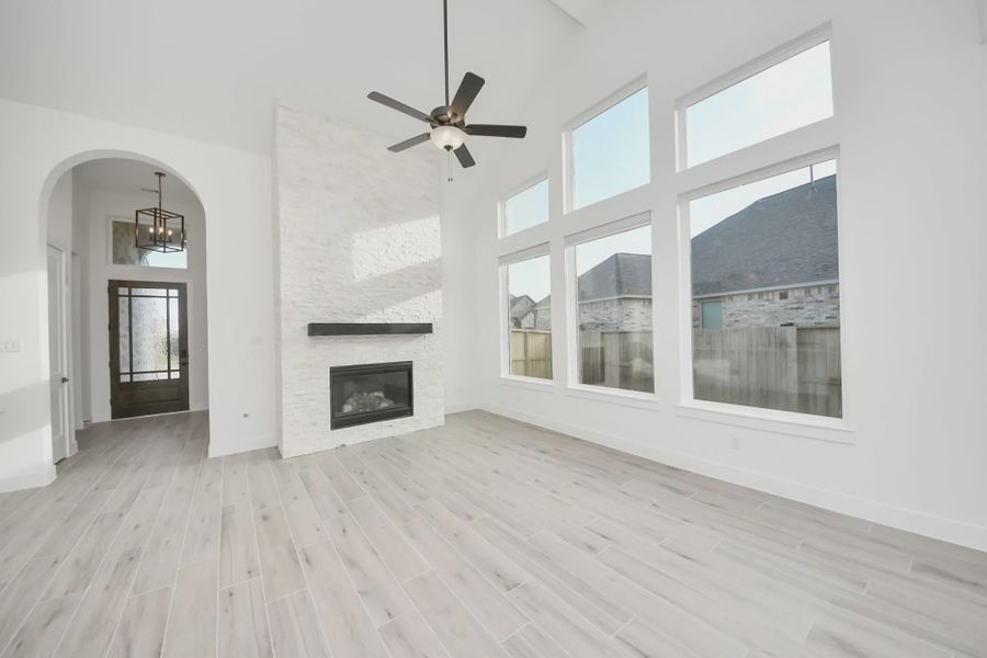Representative unfurnished interior of a home built from the Bonneville by Chesmar Homes in Meridiana 50's and 60's, Manvel (Image 29).