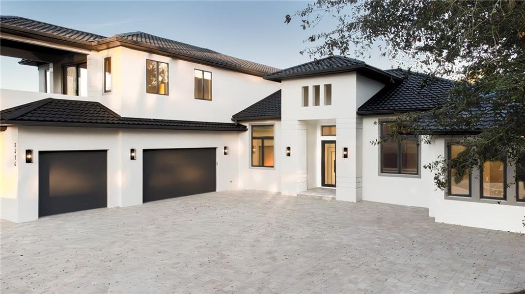 Exterior details and patio area of a home in , Nokomis (Image 28).