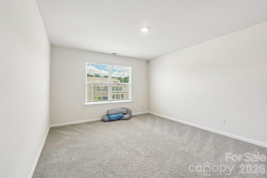 Spacious, unfurnished interior of a new home in Calvin Creek, Troutman (Image 18).