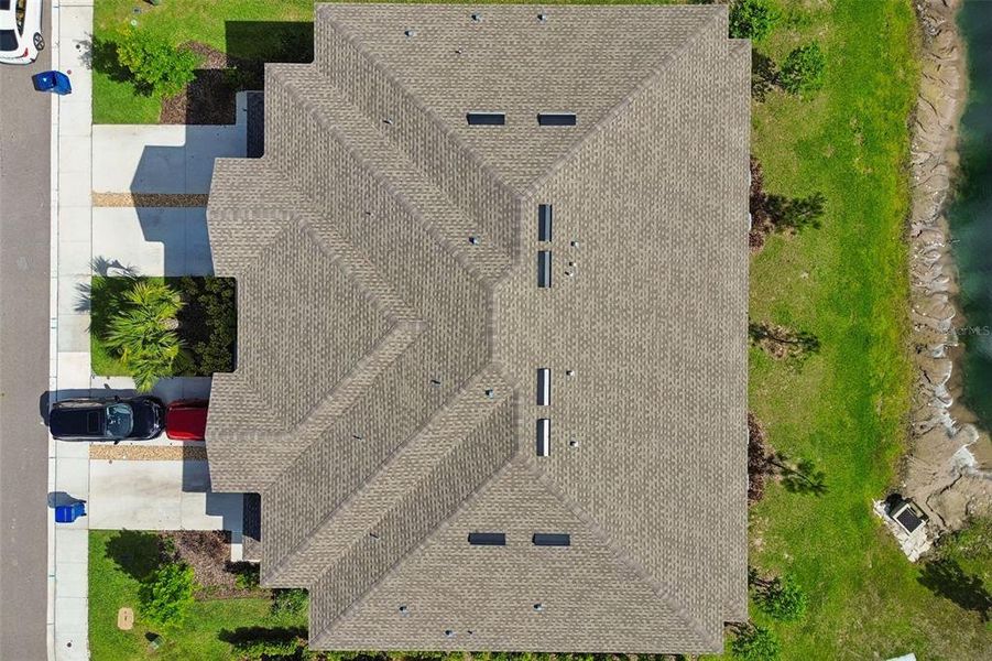 Exterior details and patio area of a home in , Land O' Lakes (Image 34).